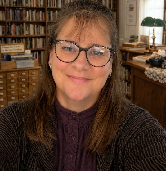 Renee Stillings headshot