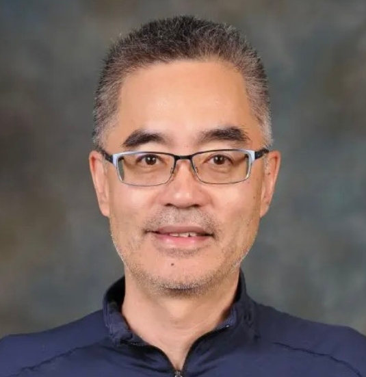 Tom Lee headshot